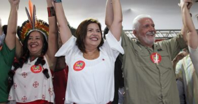 Ao lado de Wagner e lideranças, Adélia Pinheiro lança pré-candidatura à prefeitura de Ilhéus: “Está na hora de virar a chave”