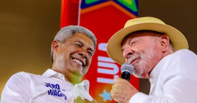 Em Salvador, Lula promete ampliar investimentos em educação, tecnologia e indústria