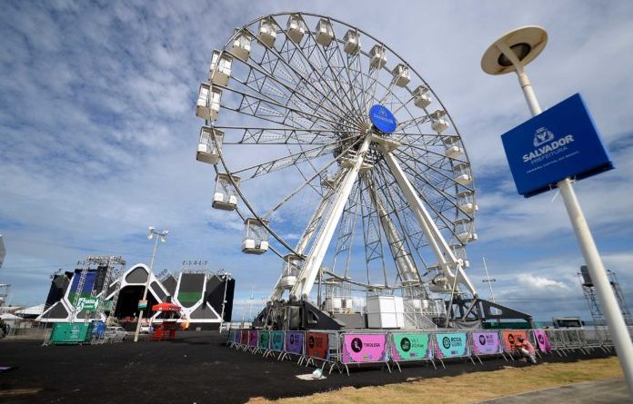 Resultado de imagem para Roda-gigante e tirolesa são opções de lazer e aventura no festival