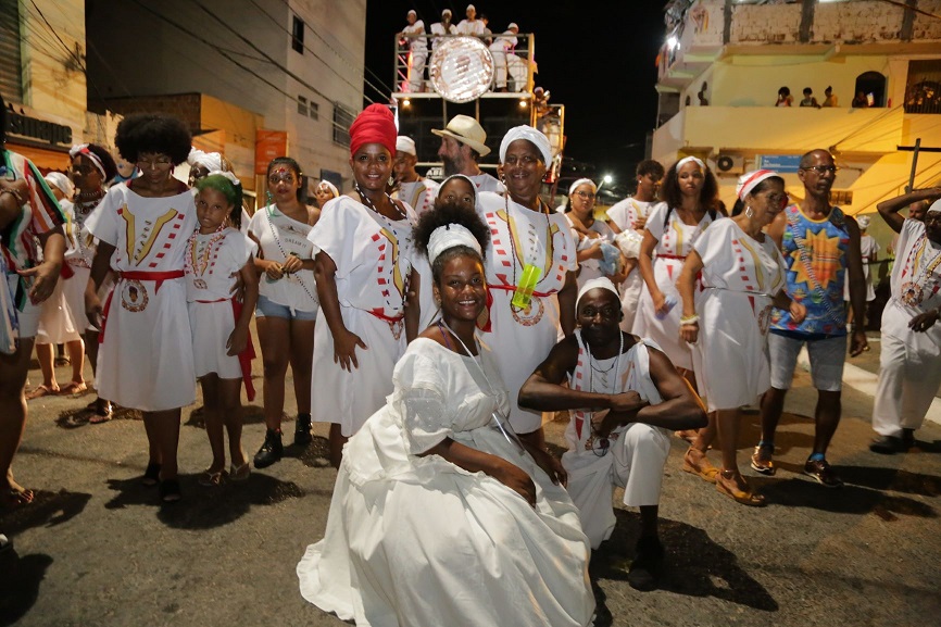 Desfile do Bankoma encanta público no Carnaval em Lauro de Freitas