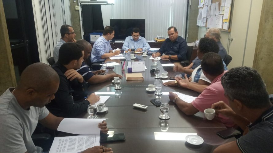 Geraldo Júnior mediou reunião entre servidores e secretário de Gestão
