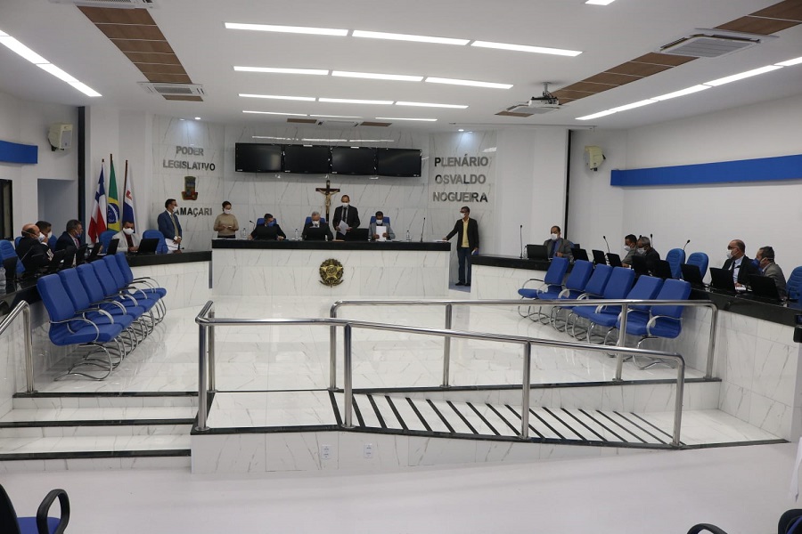 Câmara de Camaçari discute projeto que prevê redução de salário dos vereadores