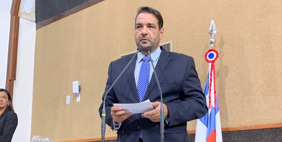 Lei de autoria de Alan Sanches que reduz mensalidades em até 30% é promulgada na AL-BA
