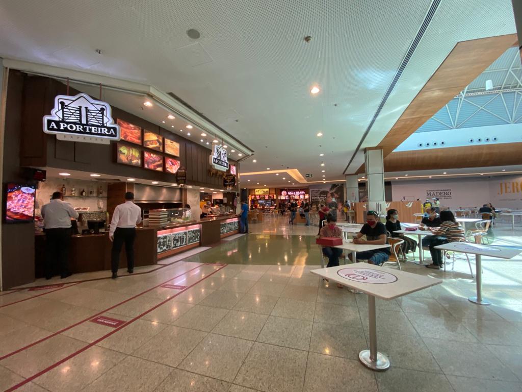 Praças de alimentação em shoppings iniciam fase dois com pouco demanda