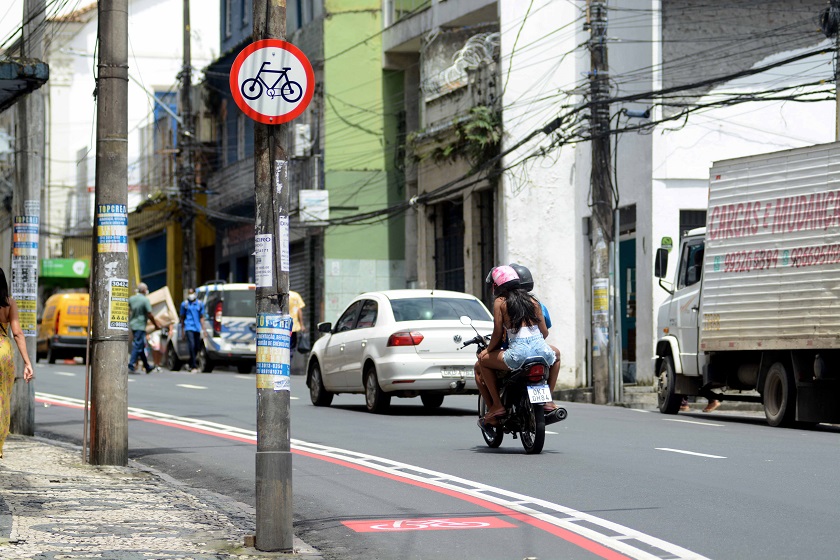 Transalvador já emitiu 369 notificações por desrespeito a ciclistas