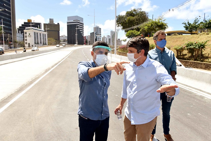 Prefeitura inaugura sexto elevado do BRT na Avenida ACM