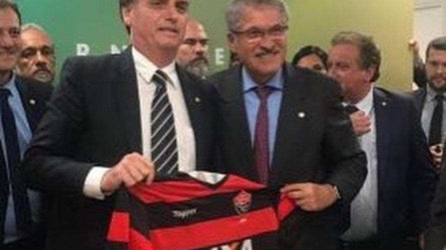 Bolsonaro convida José Rocha para integrar comitiva presidencial que visita trecho da Fiol em São Desidério