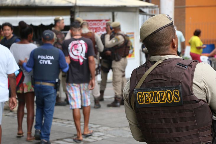 Roubos a ônibus caem pelo quarto mês consecutivo em Salvador