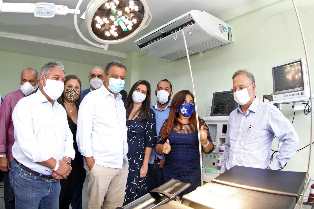 Governo entrega novos equipamentos para centro cirúrgico em Dias D´Ávila