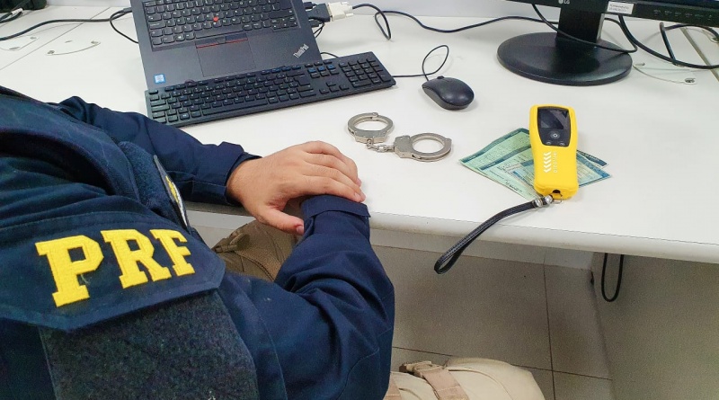 Primeiro dia da Operação Finados e a PRF na Bahia prende duas pessoas por embriaguez ao volante