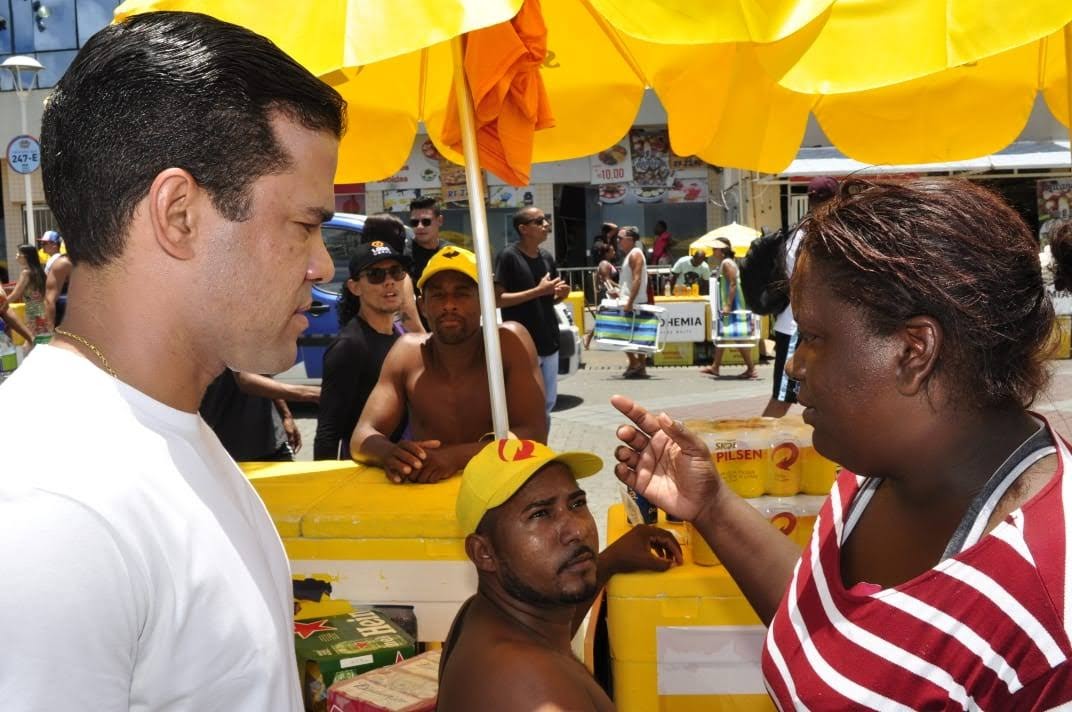 Felipe Lucas propõe prioridade para ambulantes de Salvador nas festas populares