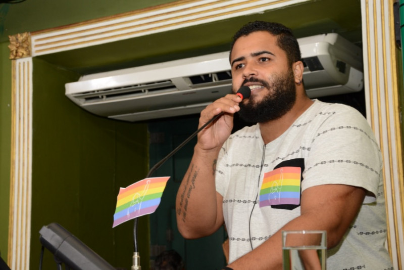 Lei que pune LGBTFOBIA em estabelecimentos é regulamentada em Salvador