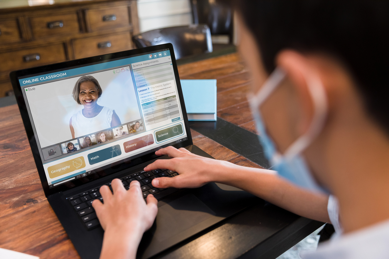 Semana do Professor do Novo Mundo oferece atividades gratuitas e online para educadores