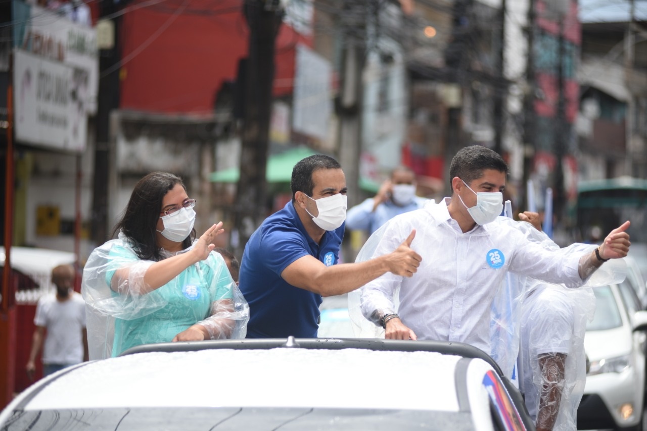Em três semanas de campanha, Bruno Reis e Ana Paula Matos visitaram quase metade dos bairros de Salvador