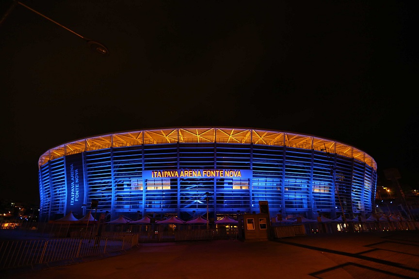 Arena Fonte Nova presta homenagem a Maradona