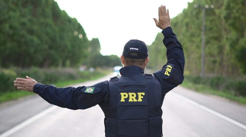 Interdição total no KM 657 da BR 101 na região de Itapebi(BA) e alerta aos condutores que evitem tráfego no local