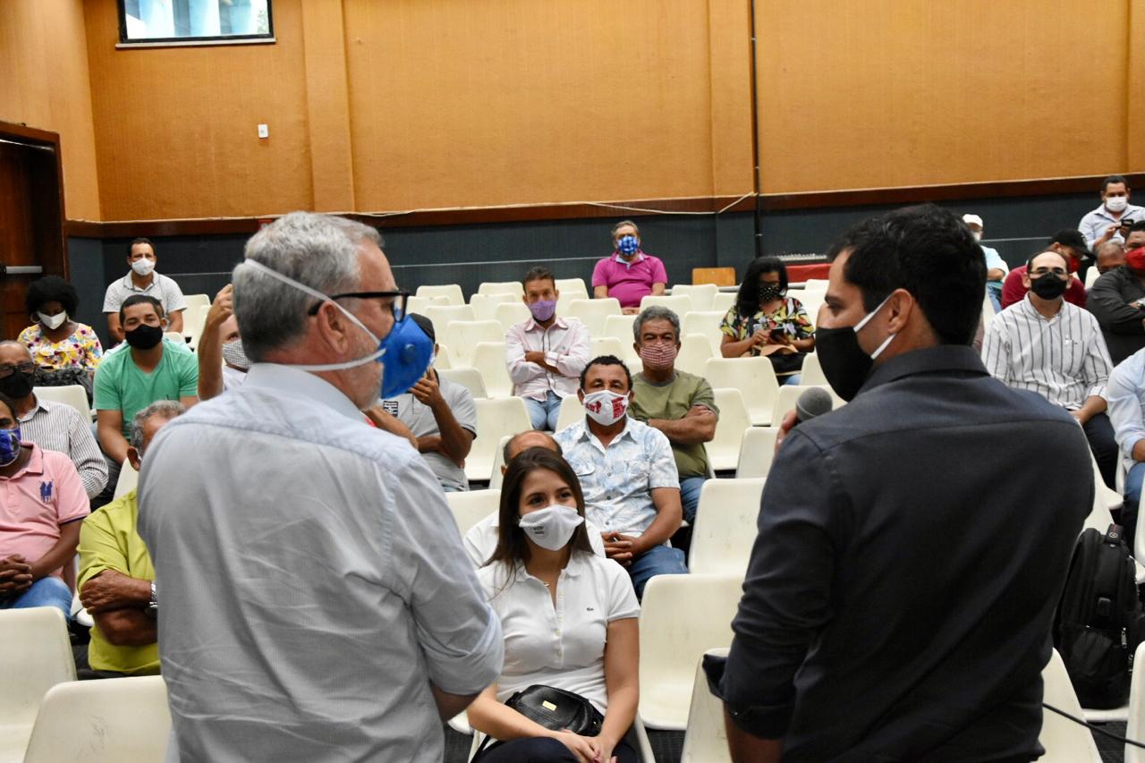 Seagri anuncia recursos e debate ações com pequenos produtores em Vitória da Conquista