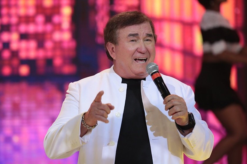 Amado Batista é diagnosticado com Covid-19 e está isolado em Goiânia
