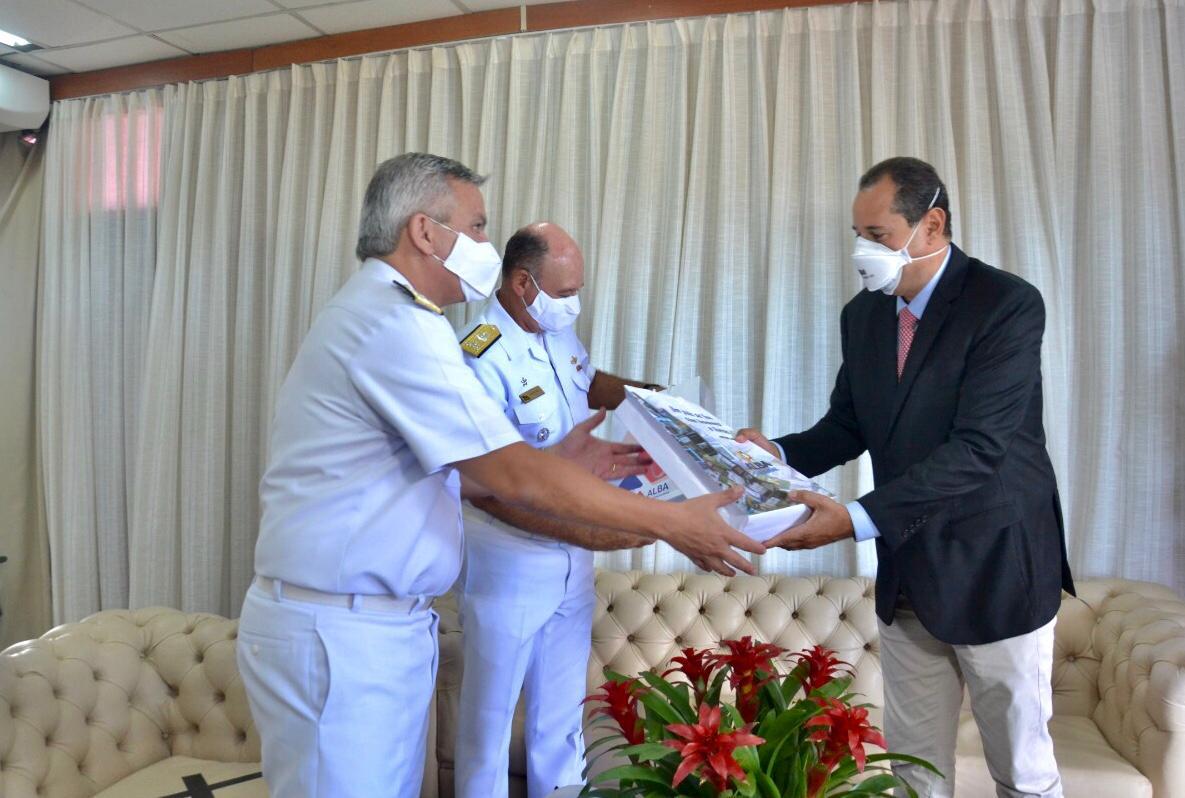 Nelson Leal recebe visita do novo comandante do II Distrito Naval, vice-almirante Humberto Caldas Jr.