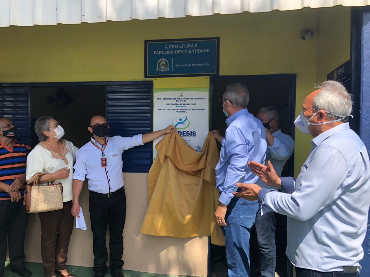 Produtores rurais ajudam a reformar sede da Apae de Barreiras