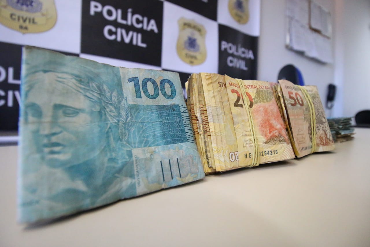 R$ 31 mil encontrados com quarteto podem ser de terminais da Caixa