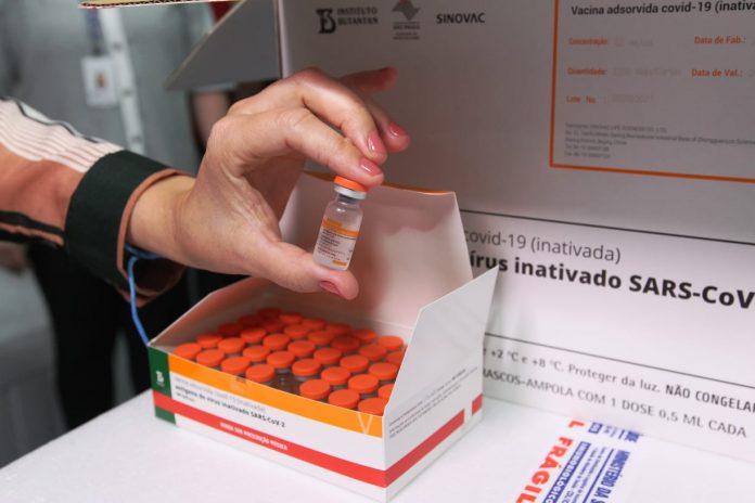 Bahia vacina mais de 182 mil baianos contra Covid-19