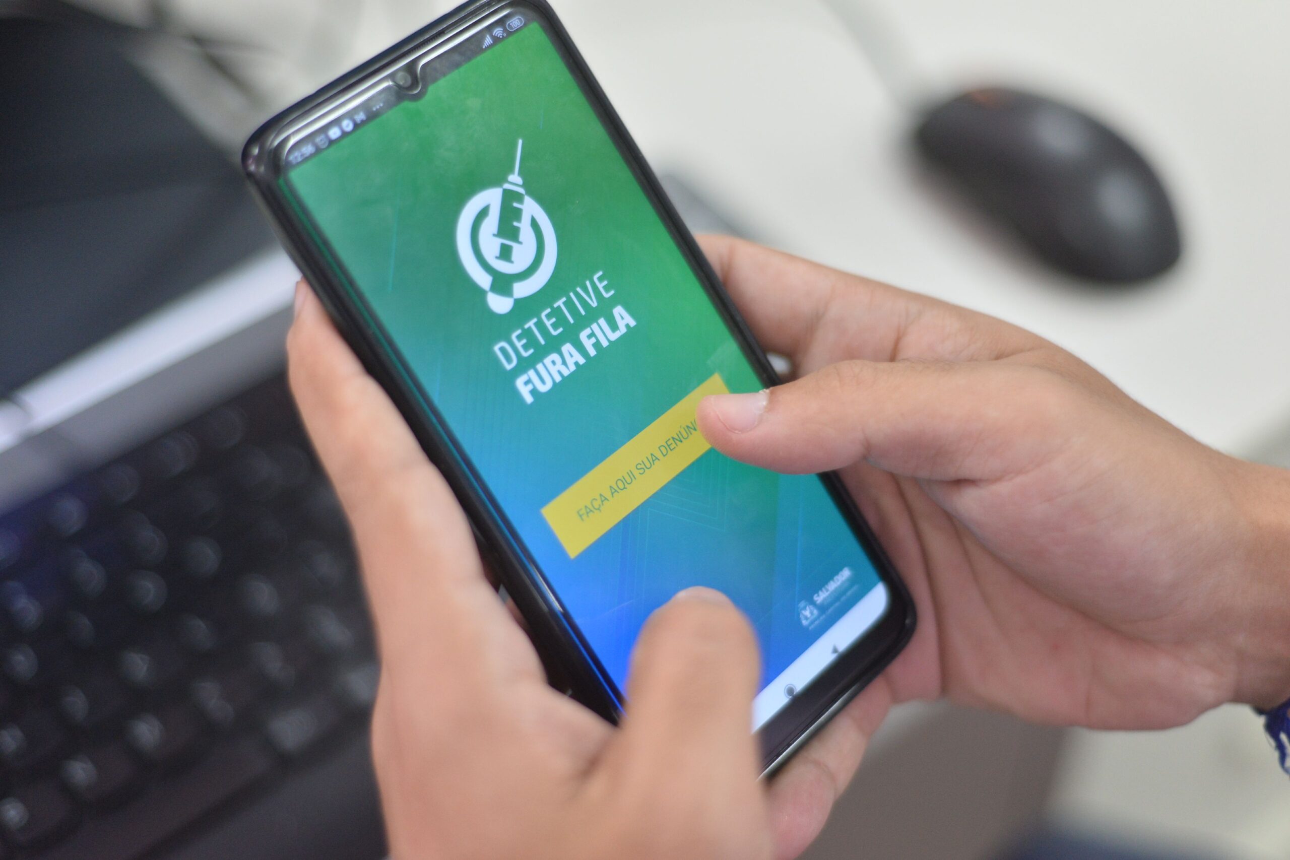 Aplicativo já registrou 18 denúncias de “fura-filas” da vacina contra Covid-19