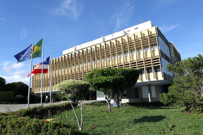 Lojistas participantes da Liquida Salvador podem parcelar ICMS de fevereiro