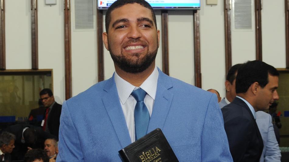 Filho do Pastor Isidório, deputado João Isidório morre afogado na Bahia