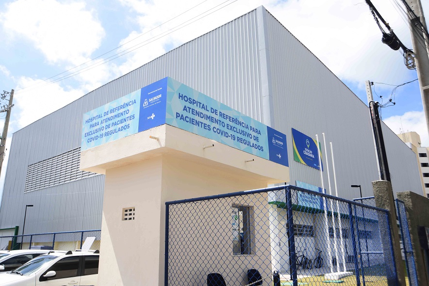 Montagem do hospital de campanha em Itapuã é vistoriada
