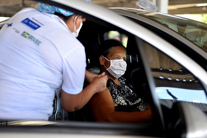 Salvador bate recorde de pessoas vacinadas pelo terceiro dia consecutivo