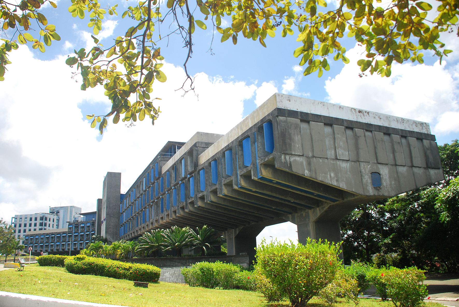 TCE/BA acata lockdown e suspende atividades presenciais