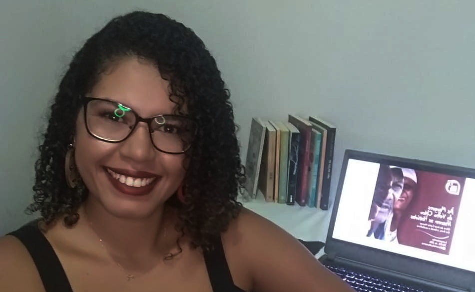 Em clima de emoção, jornalista lança livro sobre comunidades quilombolas de Juazeiro, na Bahia
