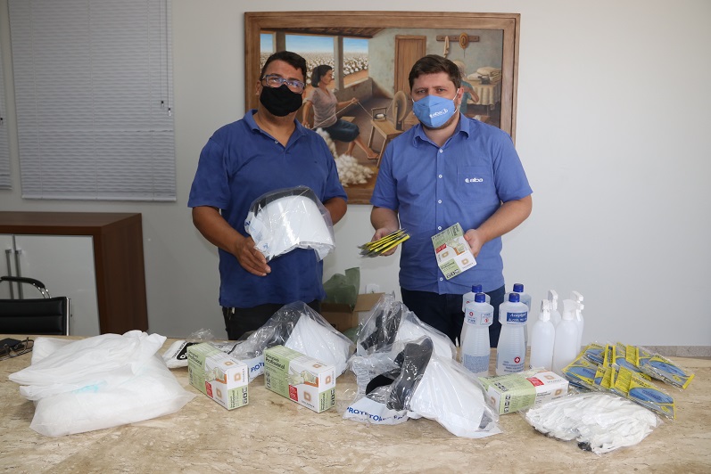 Programa Fitossanitário da Soja entrega EPI’s para fiscais e técnicos da Adab