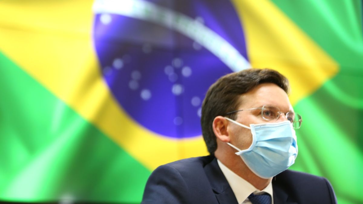 João Roma destaca que beneficiários do Auxílio Emergencial não precisam ir às agências e lotéricas