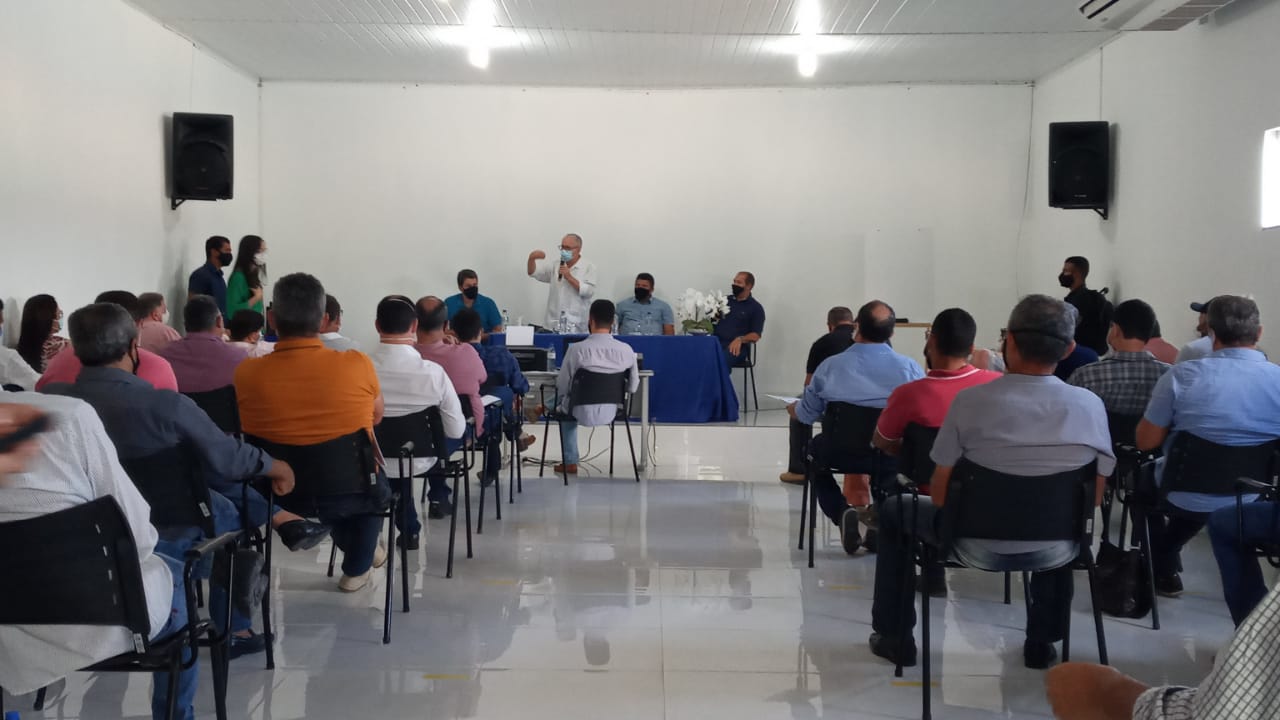 Governo de Estado entrega 147 títulos de terra e apresenta projeto para dinamizar produção de leite no Vale do Jiquiriçá