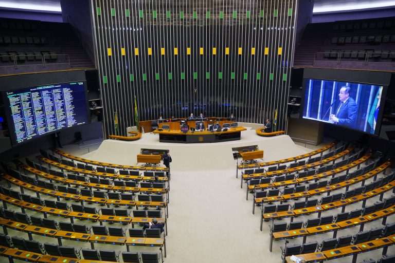 Deputados podem votar nesta quarta-feira MP sobre privatização da Eletrobras