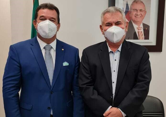 Deputado Marquinho Viana leva prefeitos baianos para audiência com o senador Ângelo Coronel, em Brasília