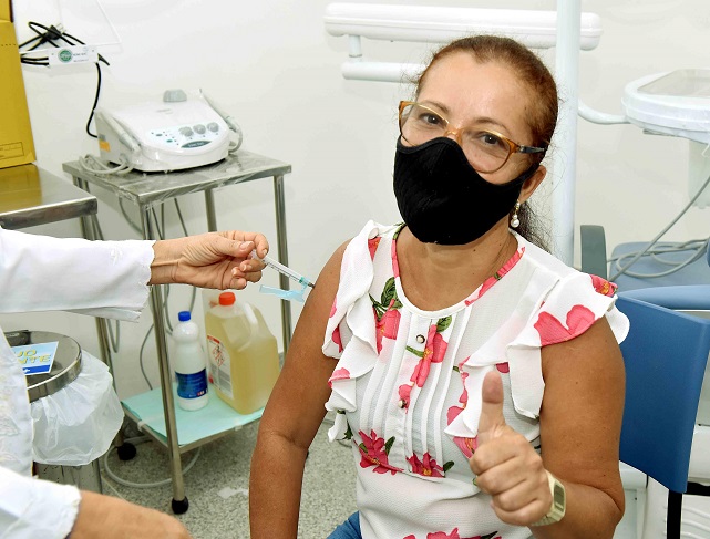 Vacinação terá mutirão por idade e segunda dose neste sábado (12), em Salvador