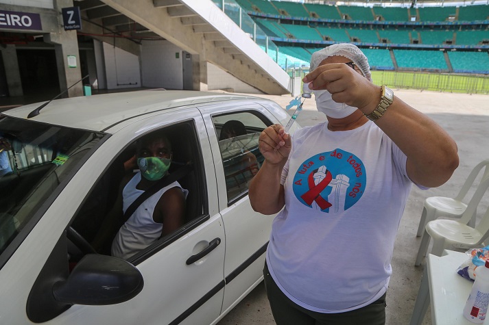 Arraiá 2ª Dose: Prefeitura retoma mutirão para dose de reforço contra Covid-19