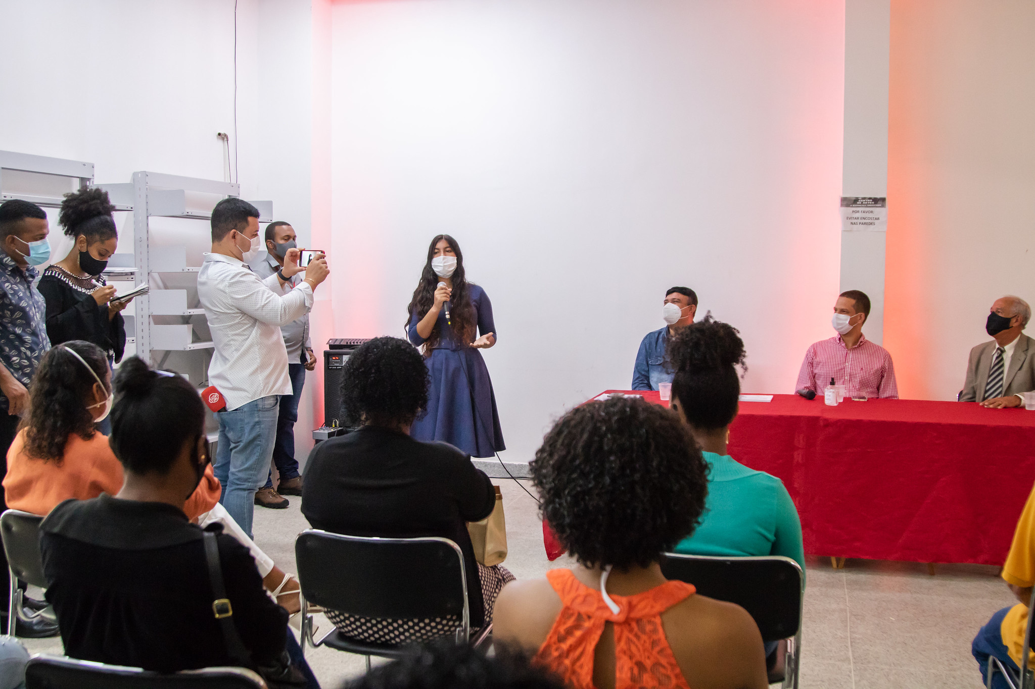 Com foco no mercado de trabalho, jovens recebem certificado de curso de qualificação