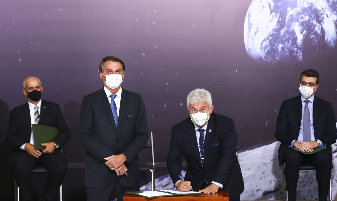 Internacional Brasil adere a acordo dos EUA para exploração pacífica do espaço
