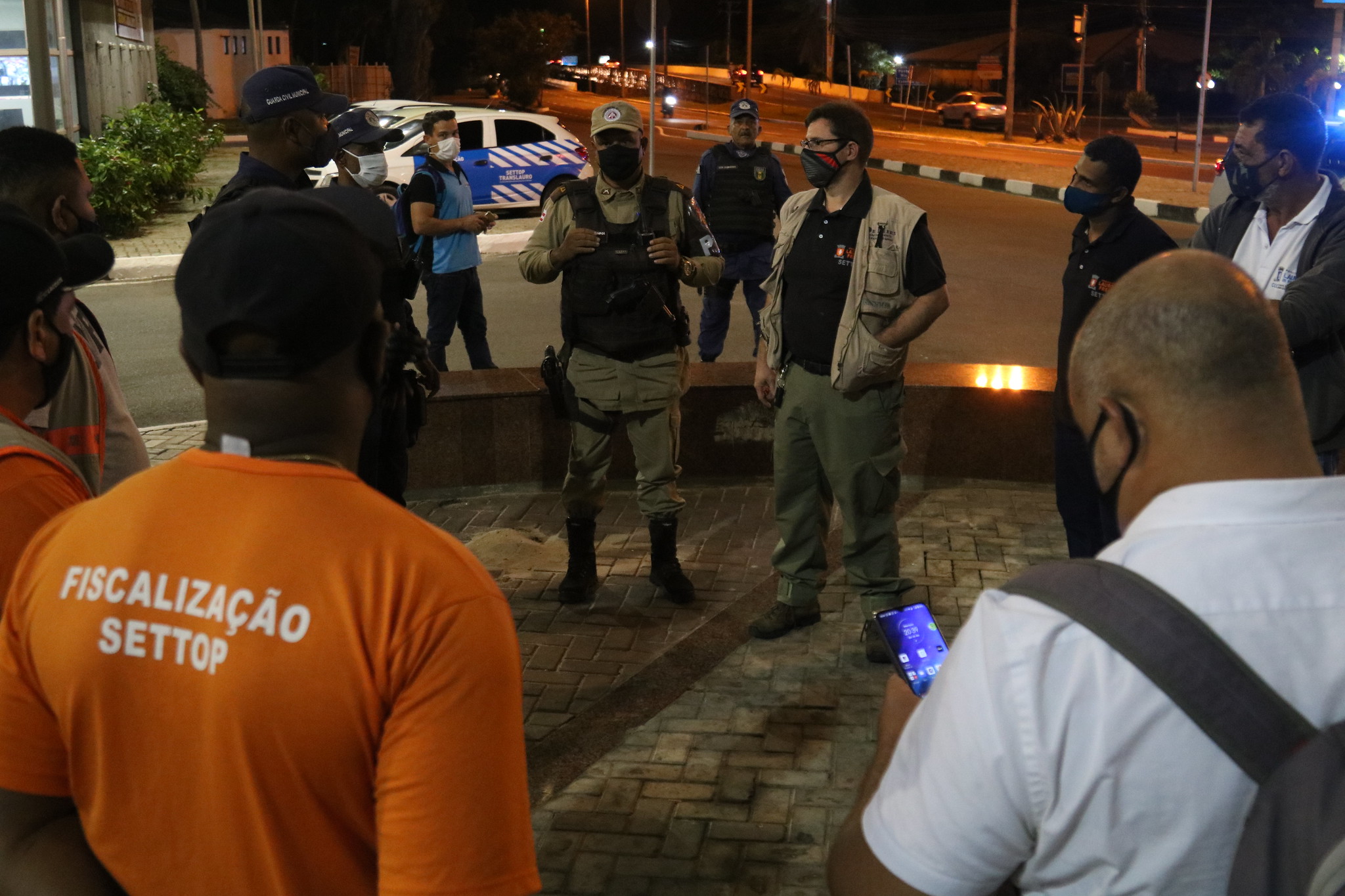 Novo decreto altera horário de restrição noturna e de circulação do transporte público. Venda de bebidas alcoólicas será suspensa no dia 23