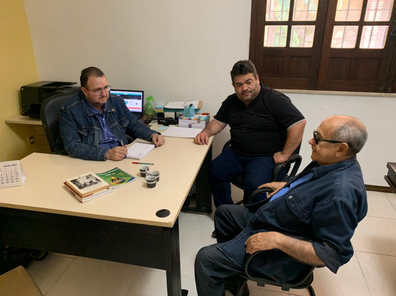 PTB Bahia recebe vereador de Conquista e liderança de Camaçari em reunião para enfatizar bandeira do partido em municípios