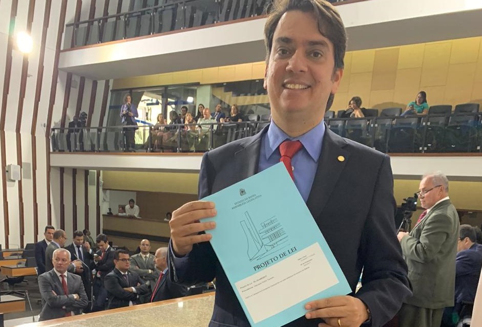 PL de Pedro Tavares sobre direitos da gestante é aprovado na Alba