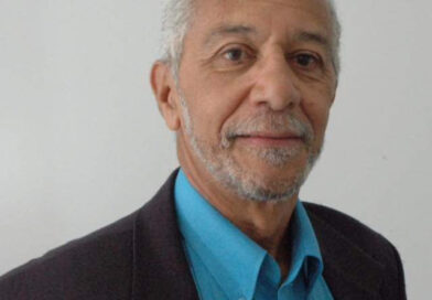 Muito do que nos leva ao sofrimento é o analfabetismo político