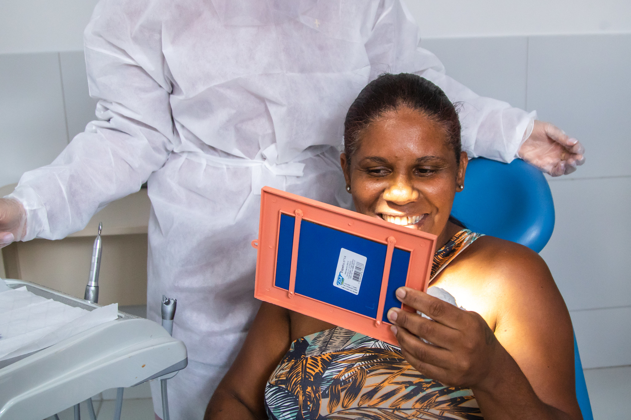 Prefeitura entrega próteses dentárias e eleva a autoestima dos beneficiados
