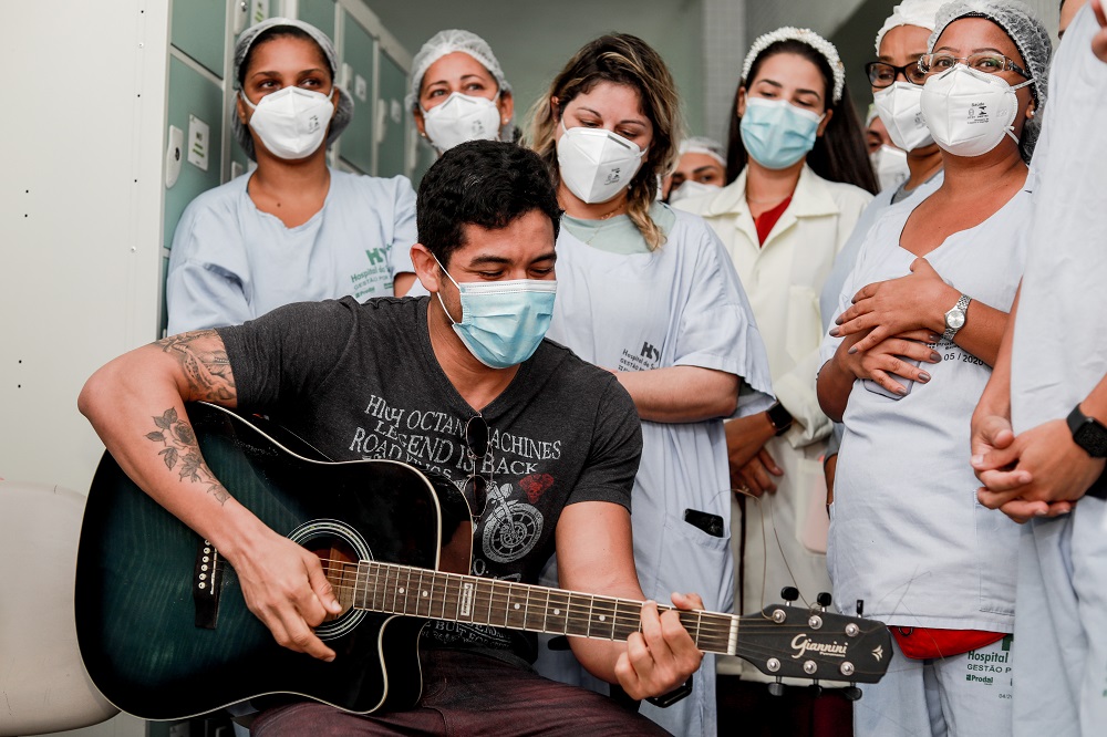 Hospital do Subúrbio faz homenagem a profissionais de suas UTIs Covid