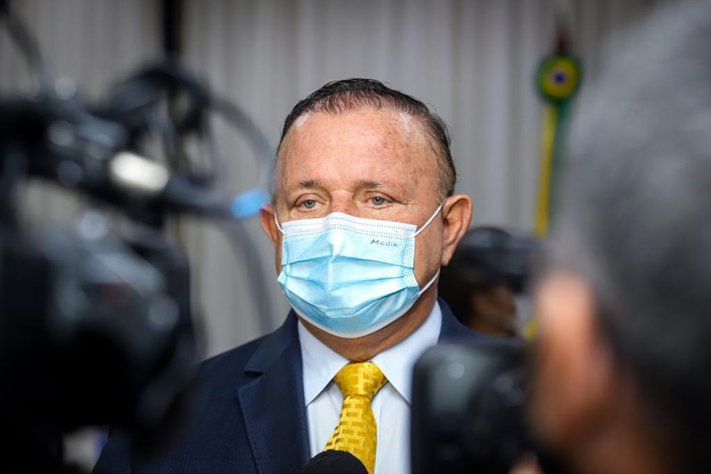Governador em exercício Adolfo Menezes autoriza licitação para ampliação e modernização de colégio em Adustina