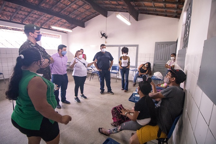 Venezuelanos que moram em Lauro de Freitas são cadastrados para triagem da realidade socioeconômica
